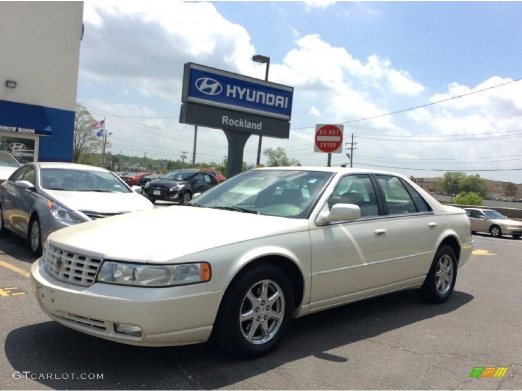 2002 Seville SLS - White Diamond / Neutral Shale photo #1