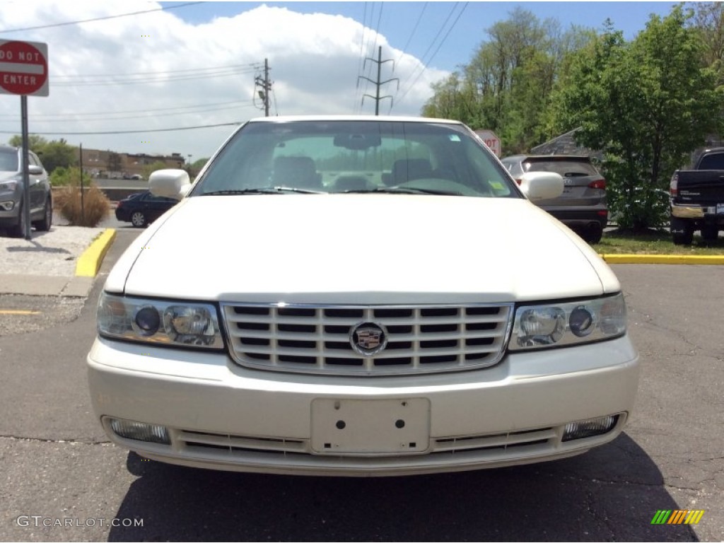 2002 Seville SLS - White Diamond / Neutral Shale photo #2