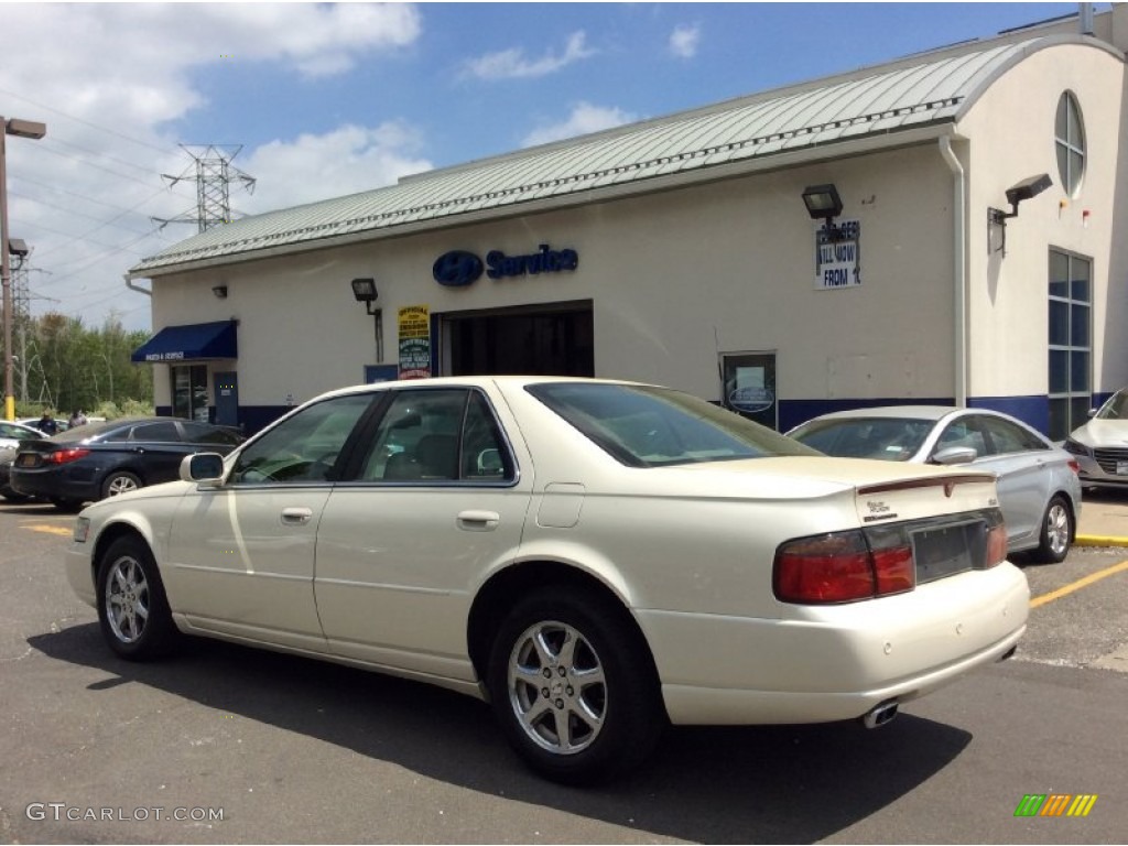 2002 Seville SLS - White Diamond / Neutral Shale photo #6