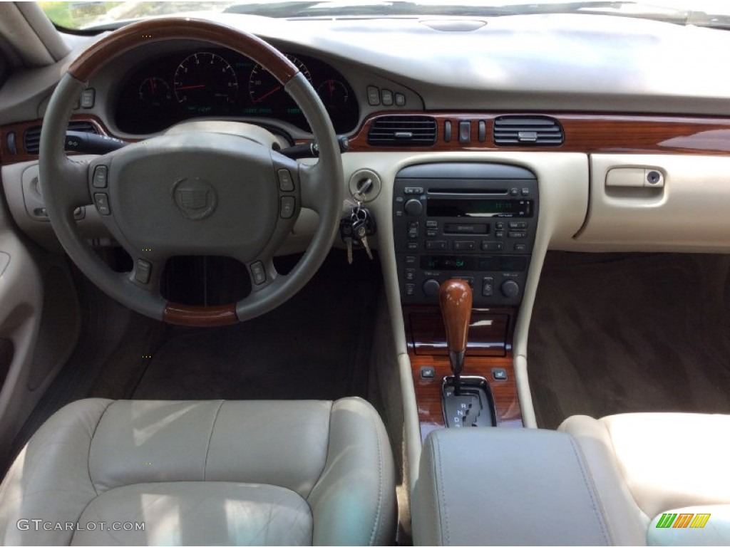2002 Seville SLS - White Diamond / Neutral Shale photo #13