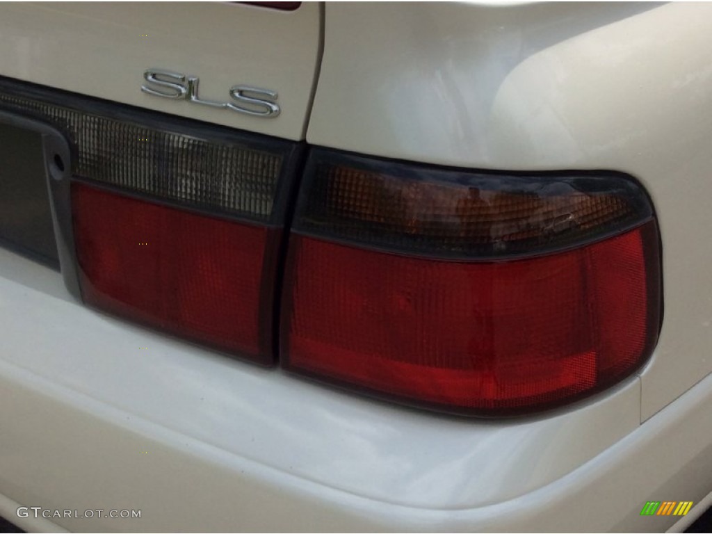 2002 Seville SLS - White Diamond / Neutral Shale photo #22