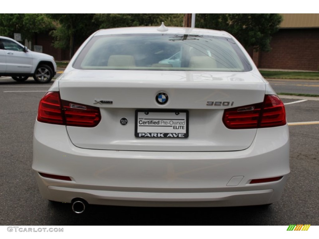 2015 3 Series 320i xDrive Sedan - Alpine White / Venetian Beige photo #4