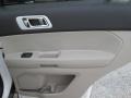 2015 White Platinum Ford Explorer XLT  photo #27