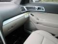 2015 White Platinum Ford Explorer XLT  photo #45