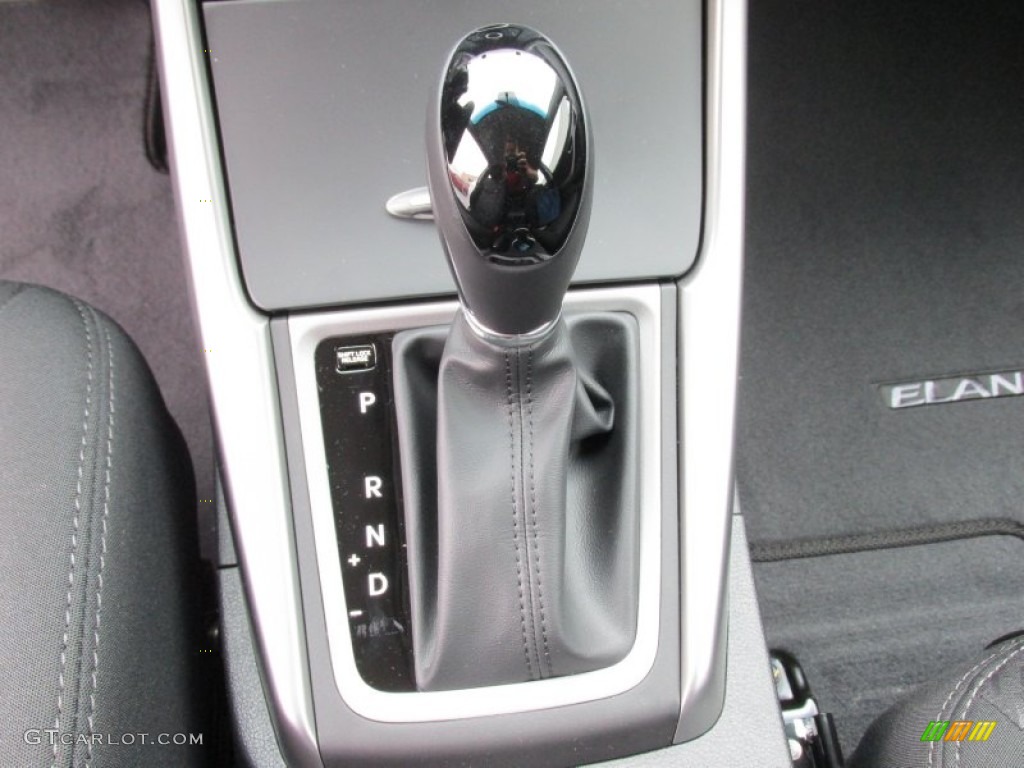 2016 Elantra Value Edition - White / Black photo #27