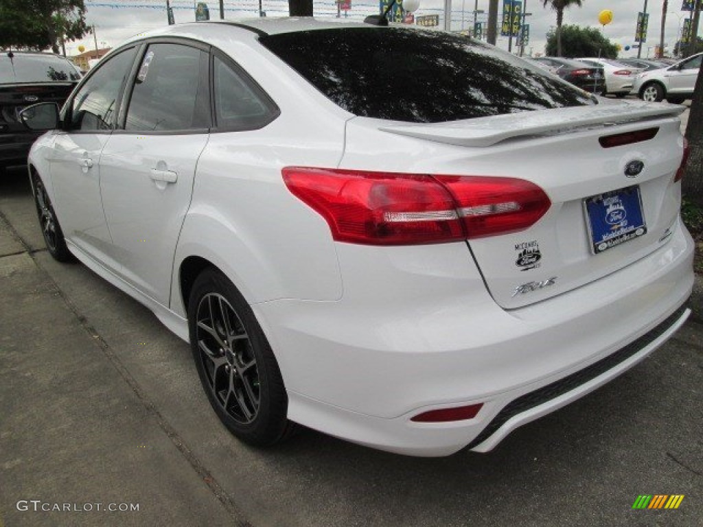 2015 Focus SE Sedan - Oxford White / Charcoal Black photo #5