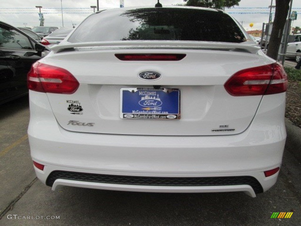 2015 Focus SE Sedan - Oxford White / Charcoal Black photo #6