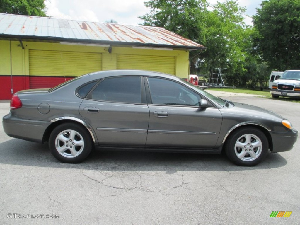 2004 Taurus SE Sedan - Dark Shadow Grey Metallic / Dark Charcoal photo #2