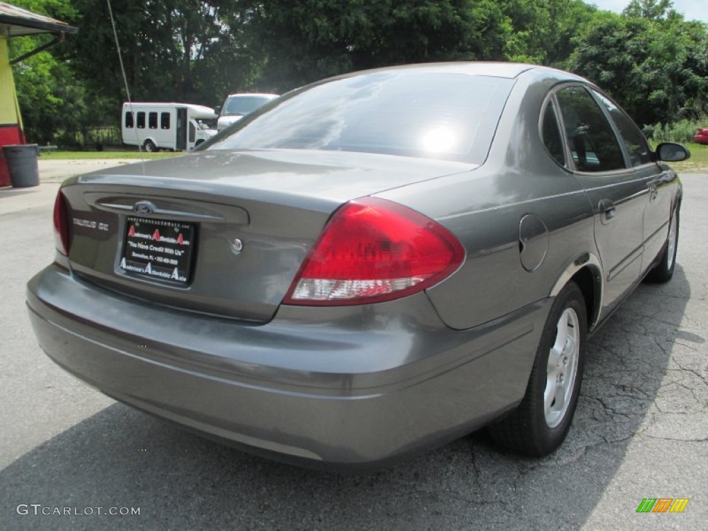 2004 Taurus SE Sedan - Dark Shadow Grey Metallic / Dark Charcoal photo #3