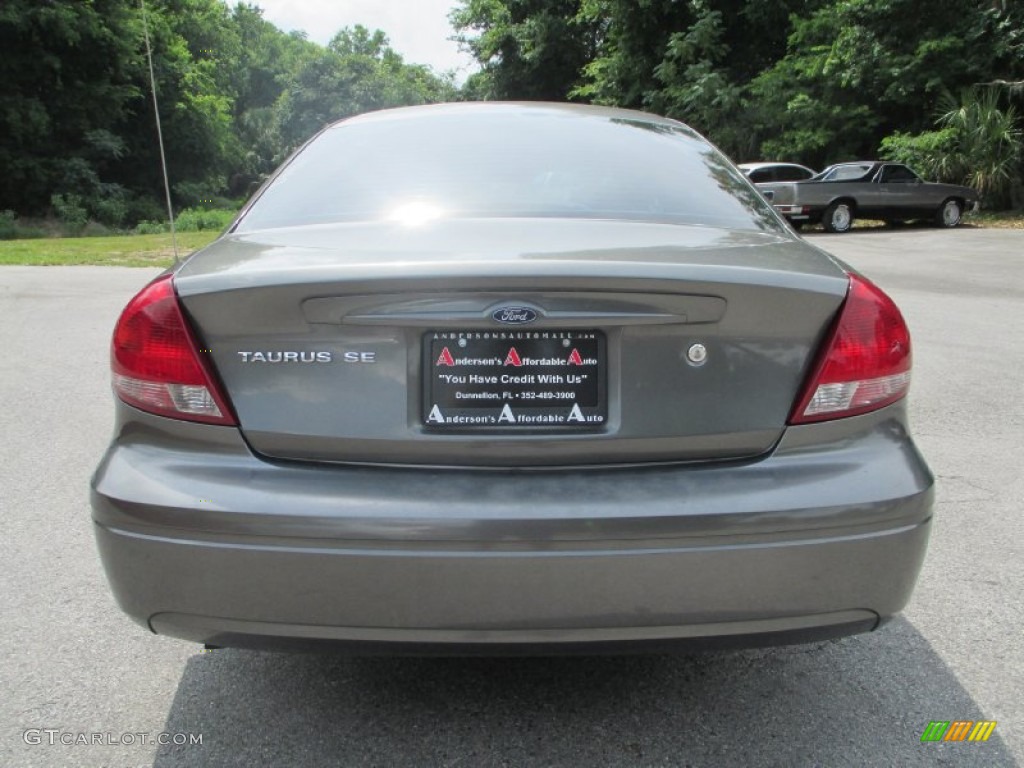 2004 Taurus SE Sedan - Dark Shadow Grey Metallic / Dark Charcoal photo #4