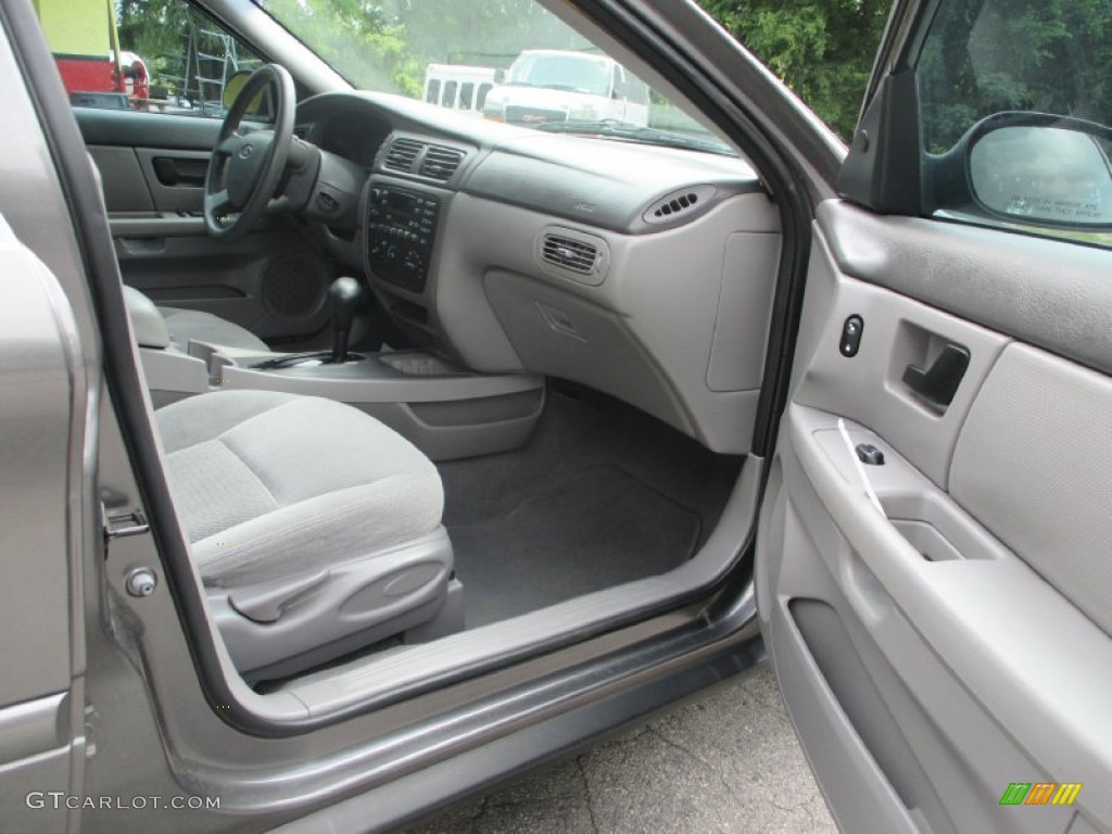 2004 Taurus SE Sedan - Dark Shadow Grey Metallic / Dark Charcoal photo #13