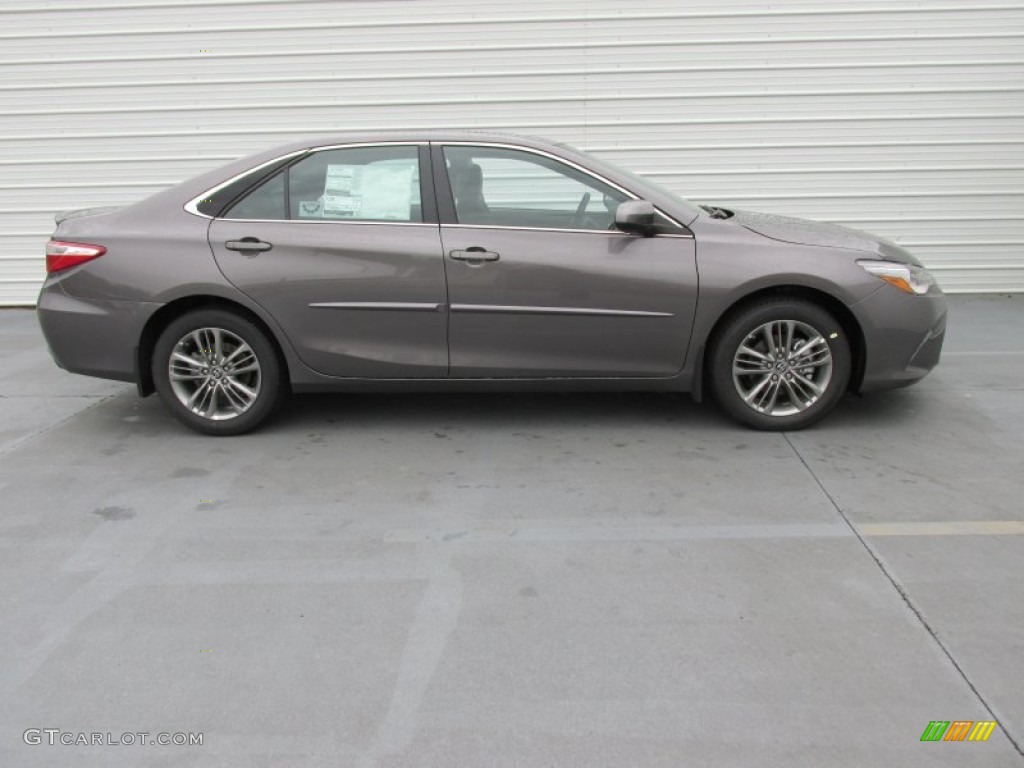 2015 Camry SE - Predawn Gray Mica / Black photo #3