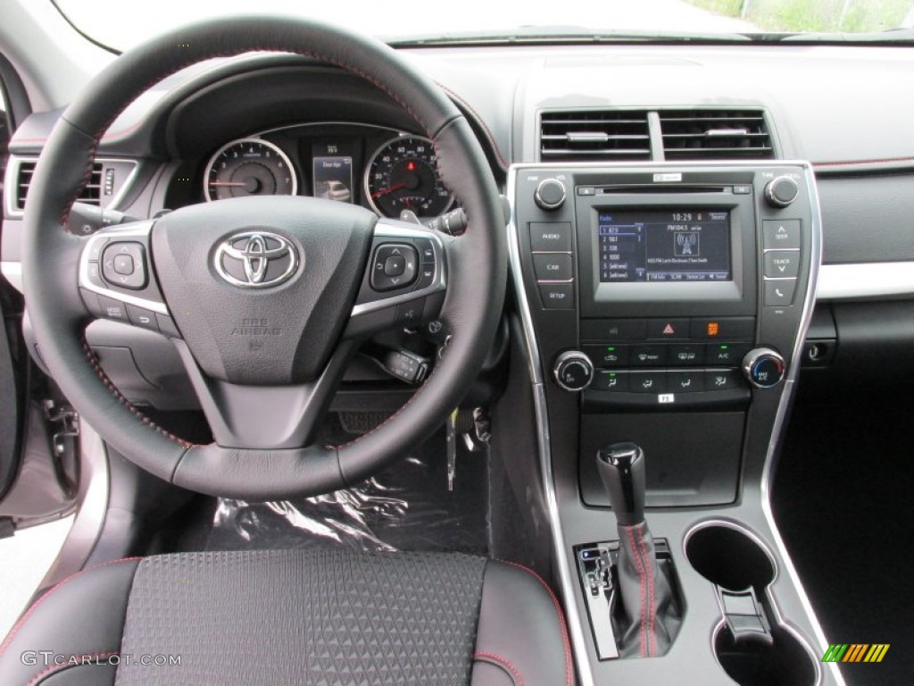 2015 Camry SE - Predawn Gray Mica / Black photo #23