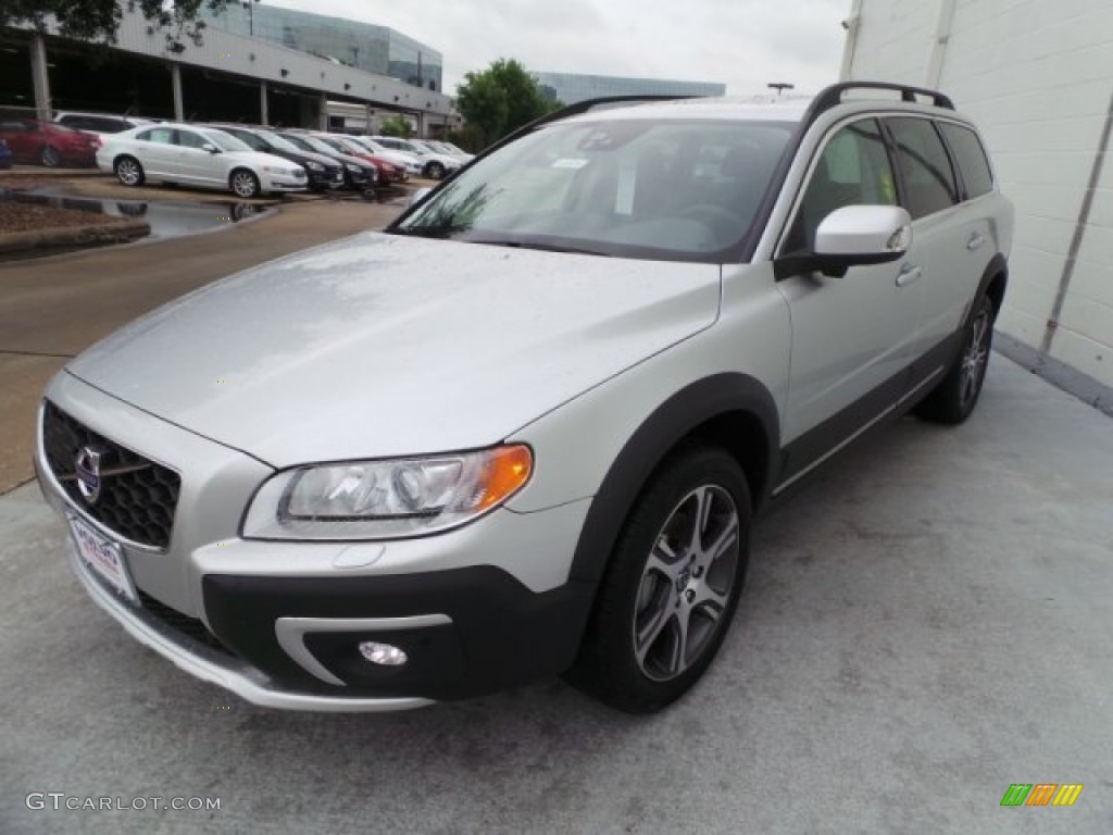 2015 Volvo XC70 T6 AWD Exterior Photos