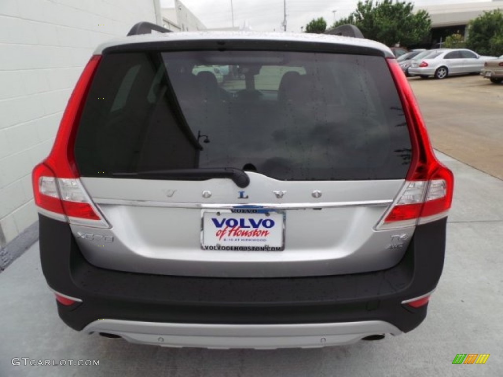 2015 XC70 T6 AWD - Bright Silver Metallic / Off Black photo #5