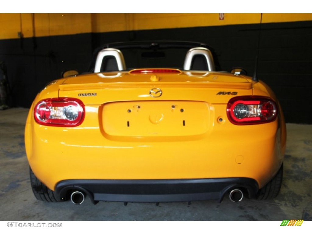 2009 MX-5 Miata Grand Touring Roadster - Competition Yellow / Black photo #17
