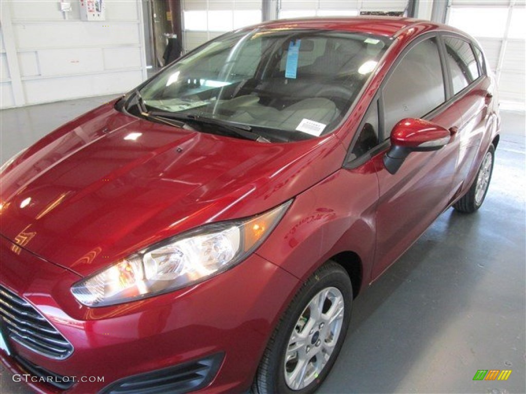 2015 Fiesta SE Hatchback - Ruby Red Metallic / Charcoal Black photo #3