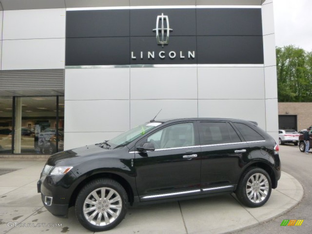 Tuxedo Black Lincoln MKX