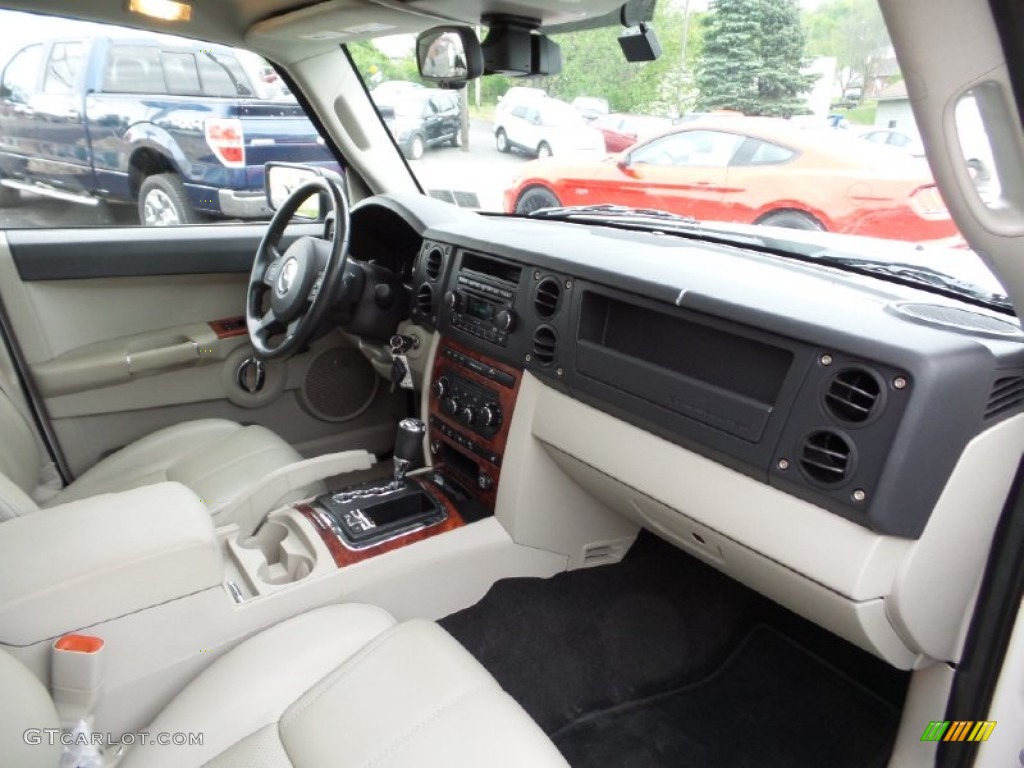 2007 Commander Limited 4x4 - Stone White / Dark Slate Gray/Light Graystone photo #7