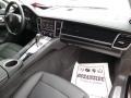 Black - Panamera 4 Photo No. 38
