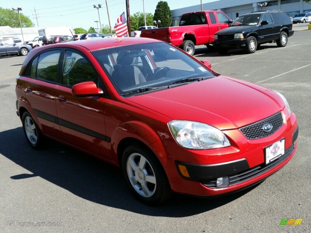 2006 Rio Rio5 SX Hatchback - Tropical Red / Gray photo #2
