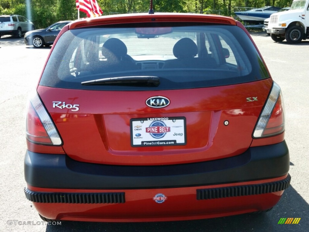 2006 Rio Rio5 SX Hatchback - Tropical Red / Gray photo #6