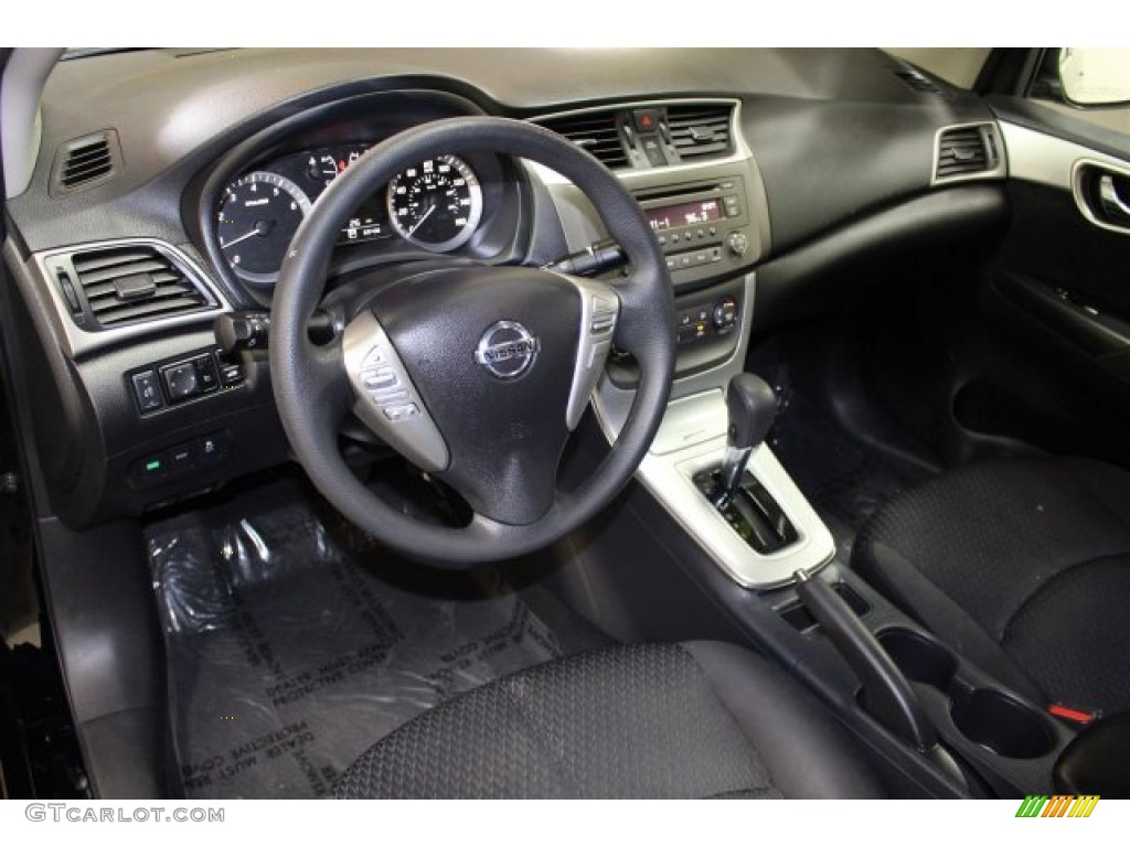2013 Sentra SR - Super Black / Charcoal photo #9