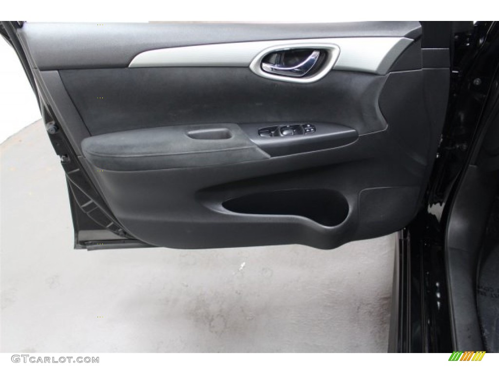 2013 Sentra SR - Super Black / Charcoal photo #16