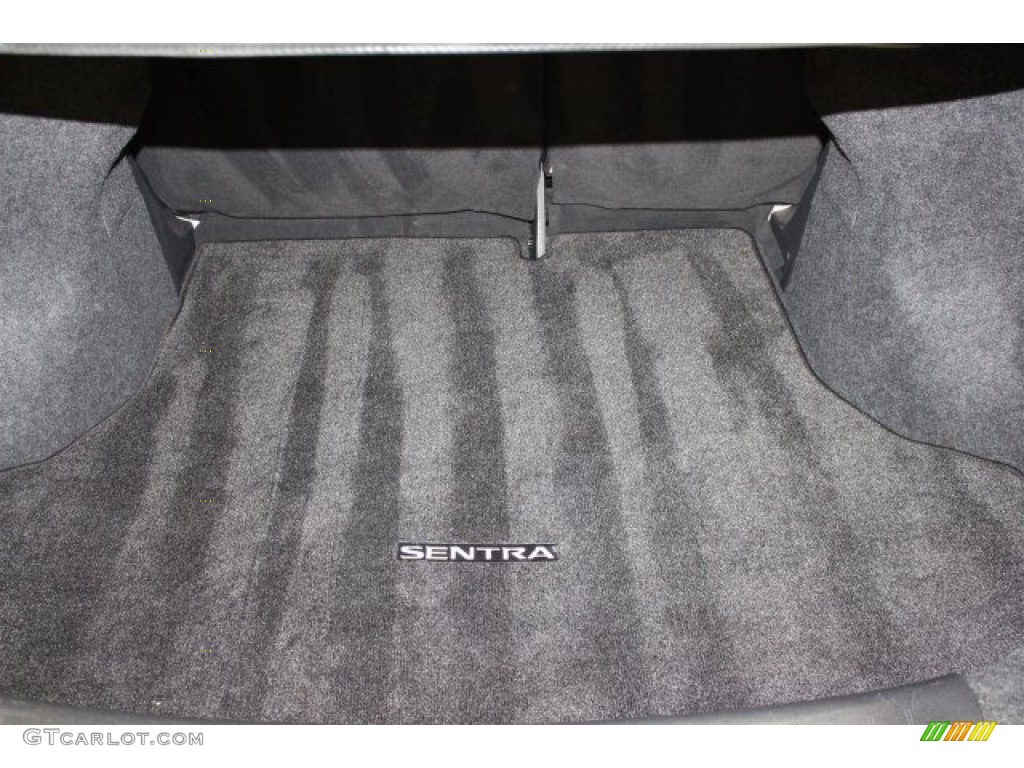 2013 Sentra SR - Super Black / Charcoal photo #17