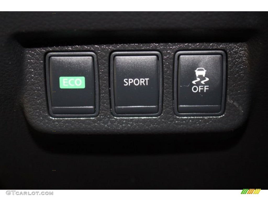 2013 Sentra SR - Super Black / Charcoal photo #22