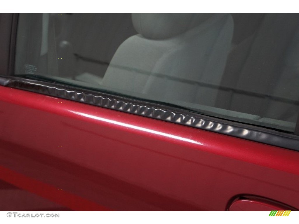 2004 ION 3 Sedan - Berry Red / Grey photo #54