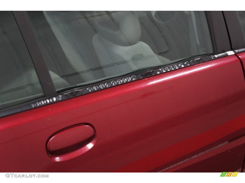 2004 ION 3 Sedan - Berry Red / Grey photo #106