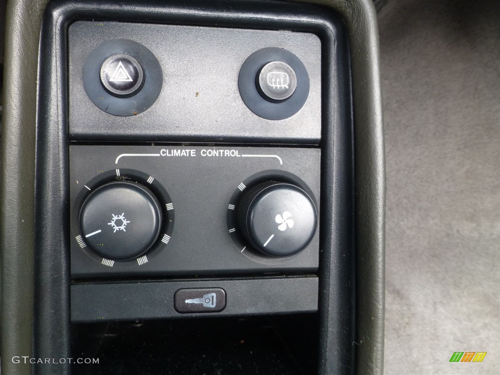 1988 Porsche 911 Carrera Cabriolet Controls Photos