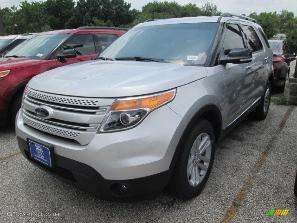 2015 Explorer XLT - Ingot Silver / Charcoal Black photo #9