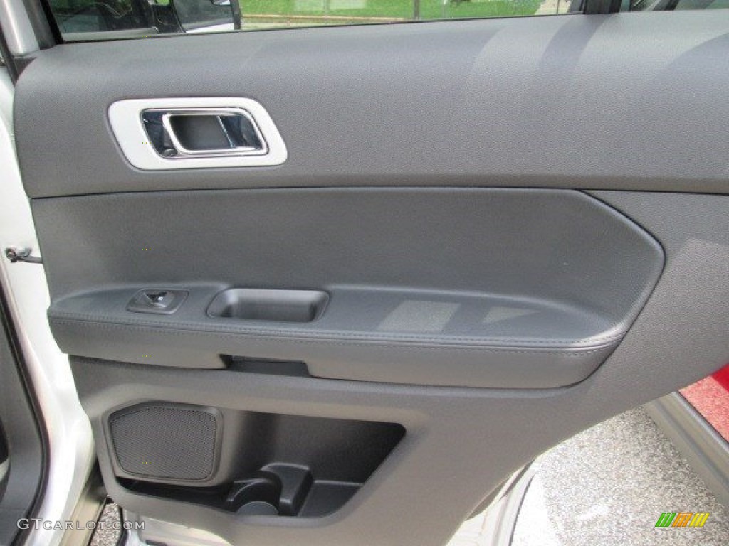 2015 Explorer XLT - Ingot Silver / Charcoal Black photo #24