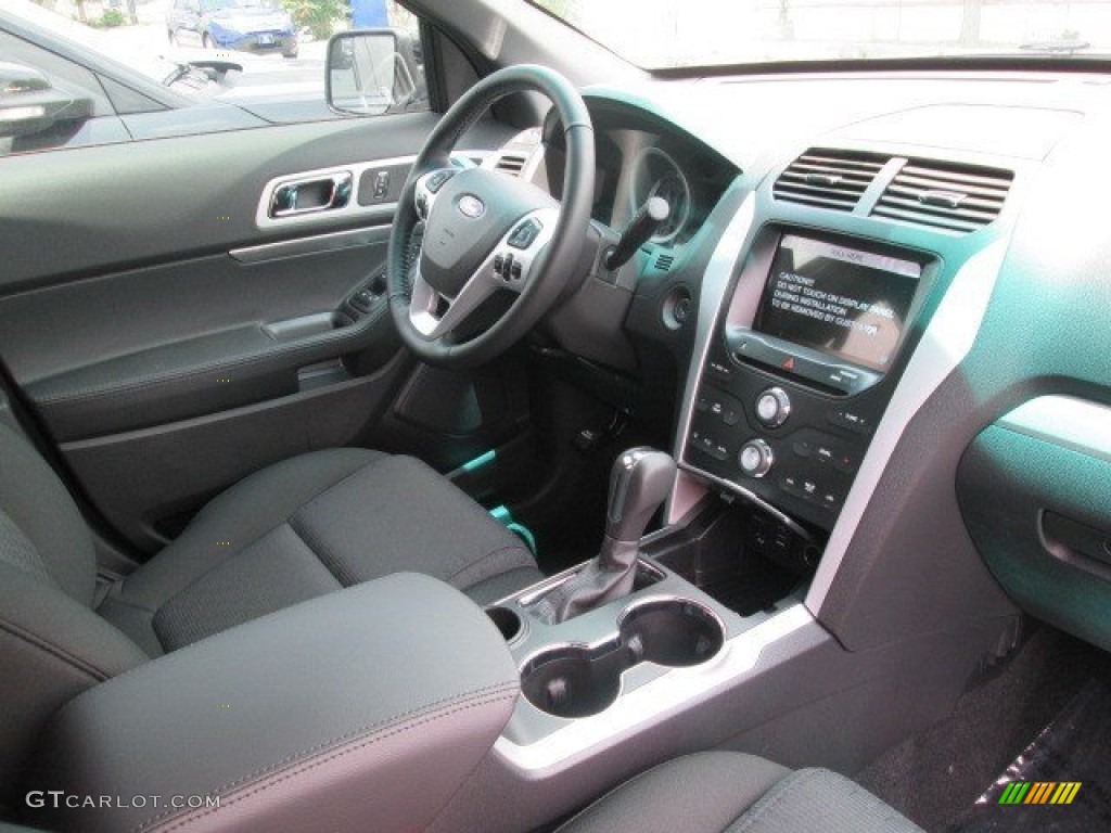 2015 Explorer XLT - Ingot Silver / Charcoal Black photo #27