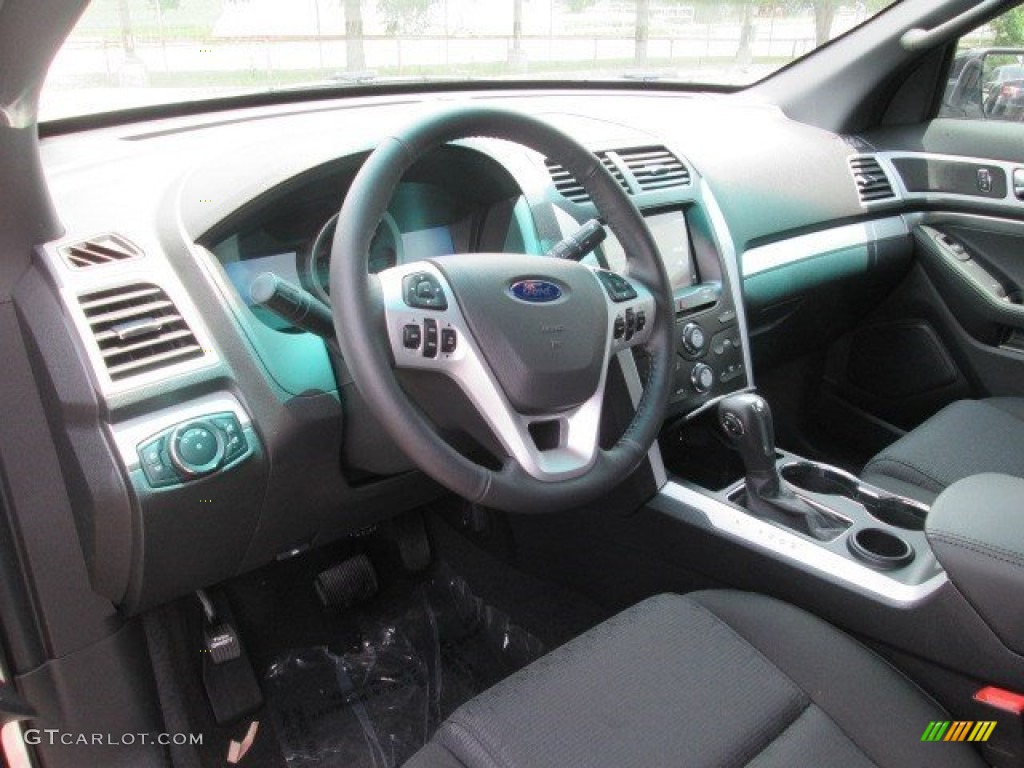 2015 Explorer XLT - Ingot Silver / Charcoal Black photo #31