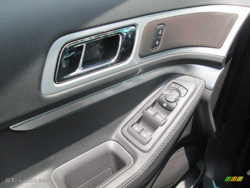 2015 Explorer XLT - Ingot Silver / Charcoal Black photo #32