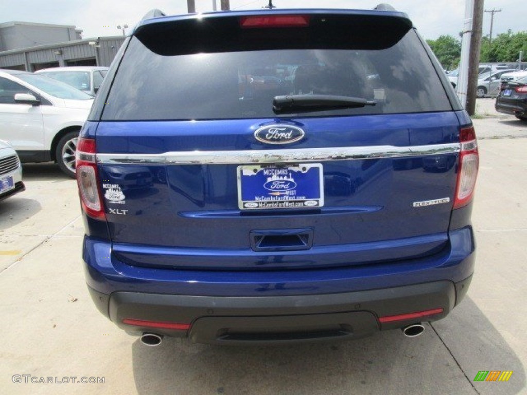 2015 Explorer XLT - Deep Impact Blue / Medium Light Stone photo #3