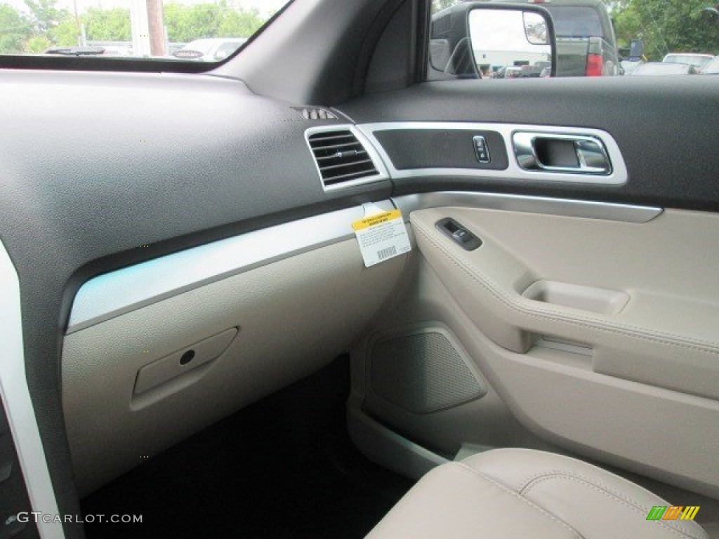 2015 Explorer XLT - Deep Impact Blue / Medium Light Stone photo #32