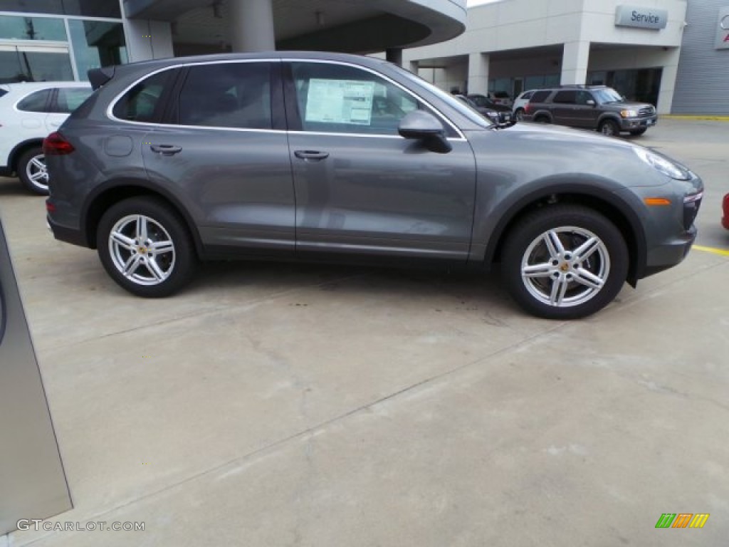 Meteor Grey Metallic 2016 Porsche Cayenne Standard Cayenne Model Exterior Photo #103984372