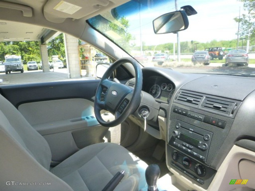 2007 Fusion SE - Dark Blue Pearl Metallic / Camel photo #12