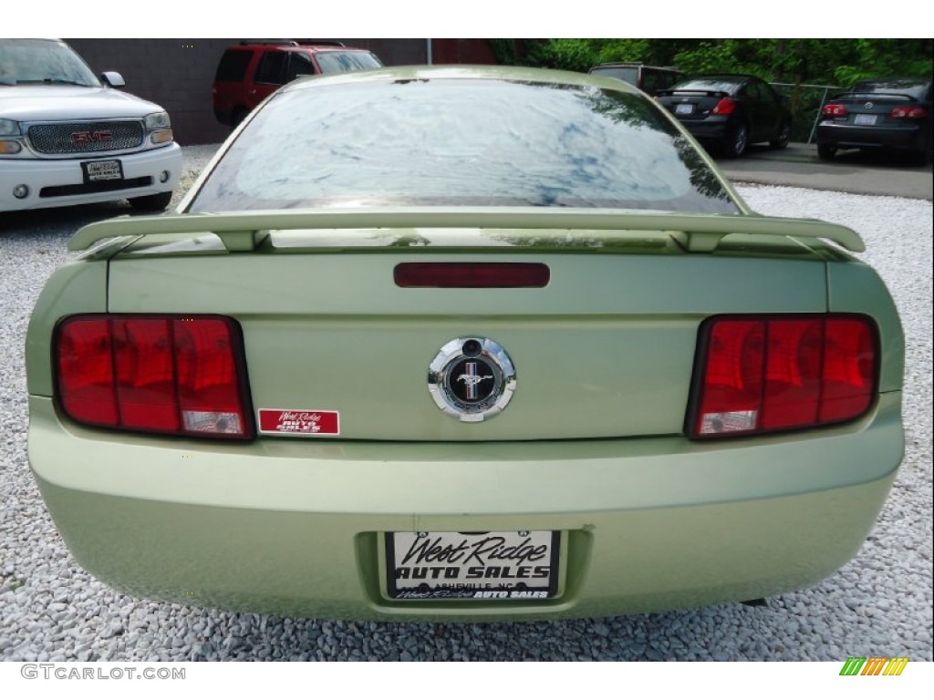 2005 Mustang V6 Deluxe Coupe - Legend Lime Metallic / Dark Charcoal photo #4