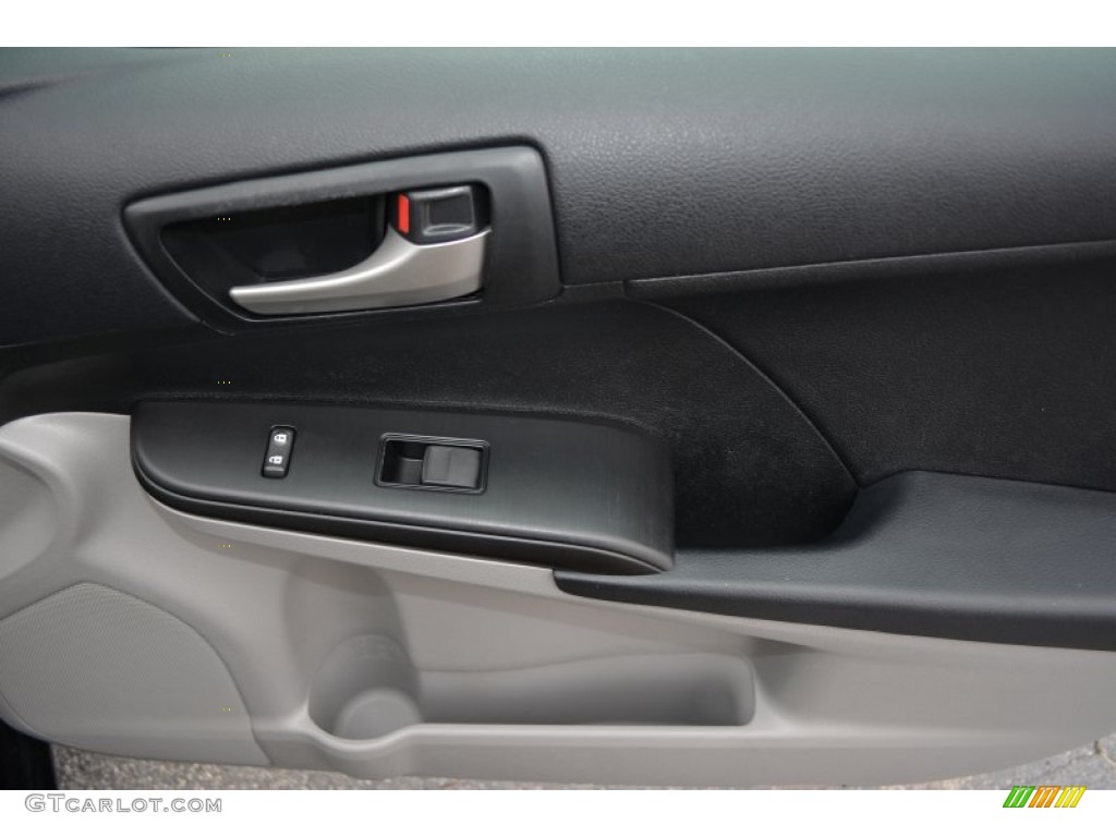 2013 Camry L - Attitude Black Metallic / Ivory photo #16