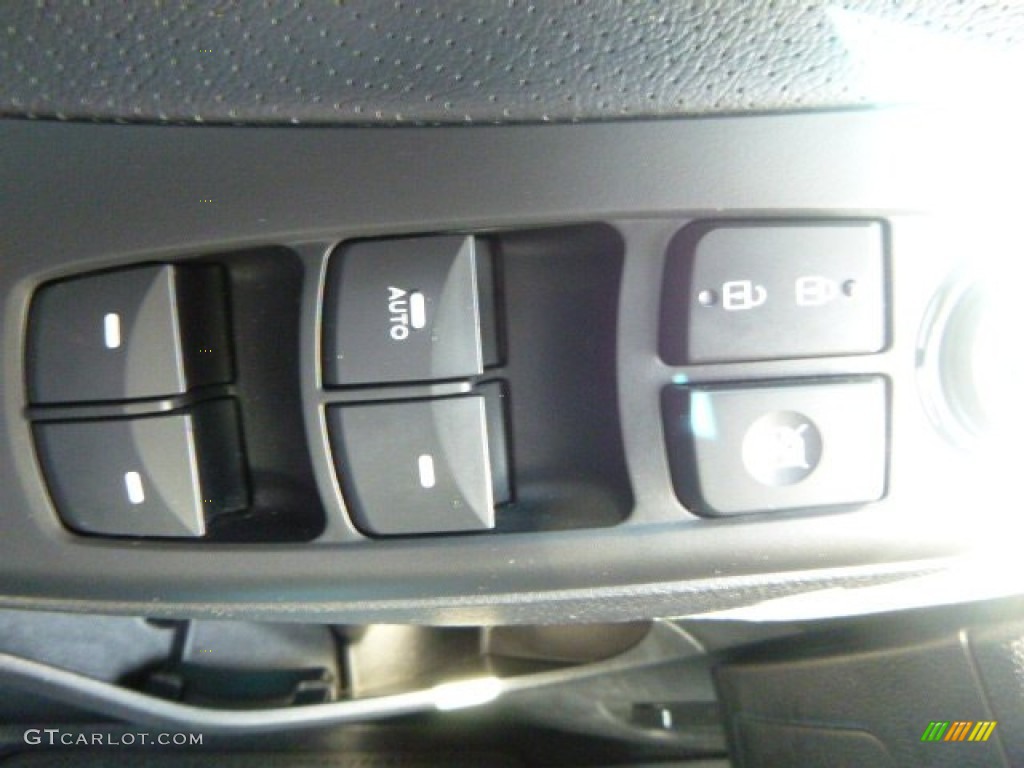 2012 Elantra Limited - Silver / Black photo #20