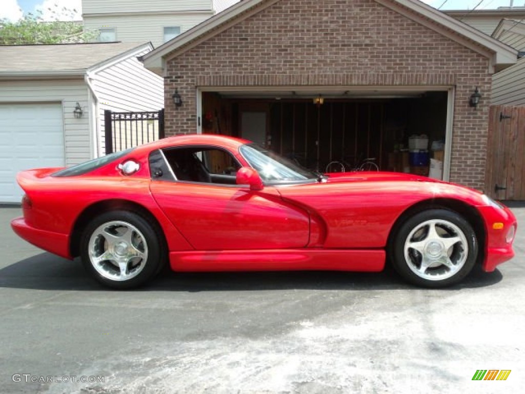 1998 Viper GTS - Viper Red / Black/Black photo #2