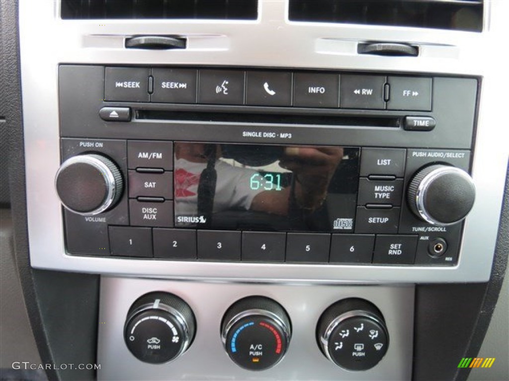2010 Nitro SXT - Inferno Red Crystal Pearl / Dark Slate Gray/Light Slate Gray photo #18
