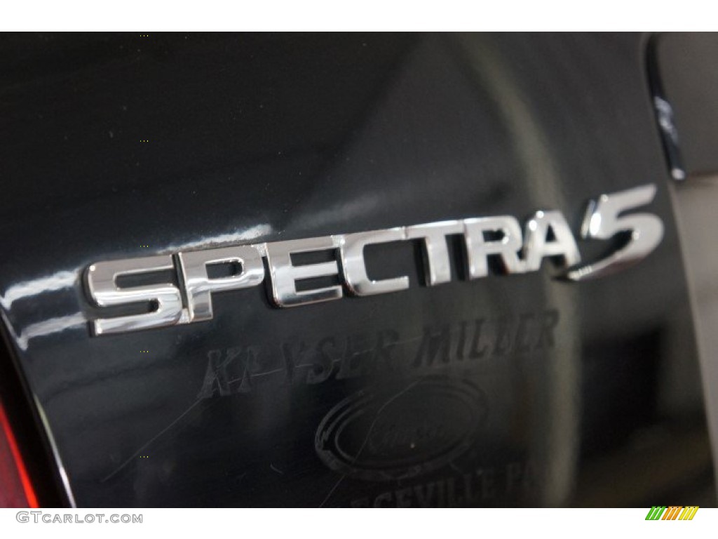 2005 Spectra 5 Wagon - Ebony Black / Gray photo #66