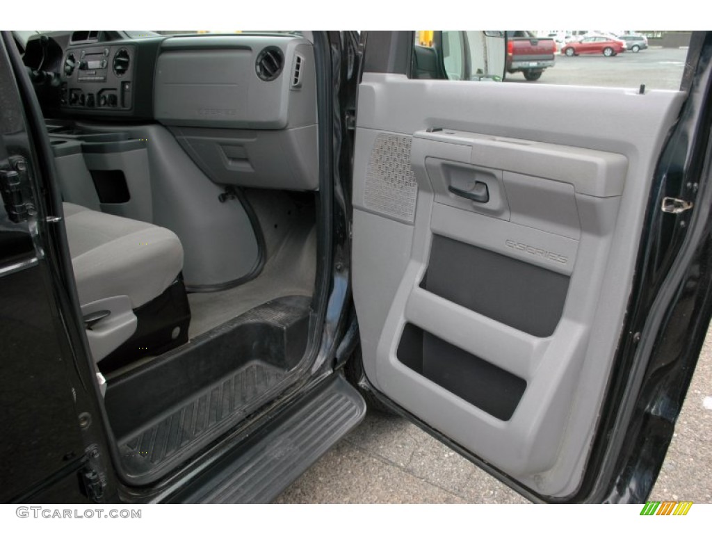 2013 E Series Van E350 XLT Extended Passenger - Black / Medium Flint photo #10