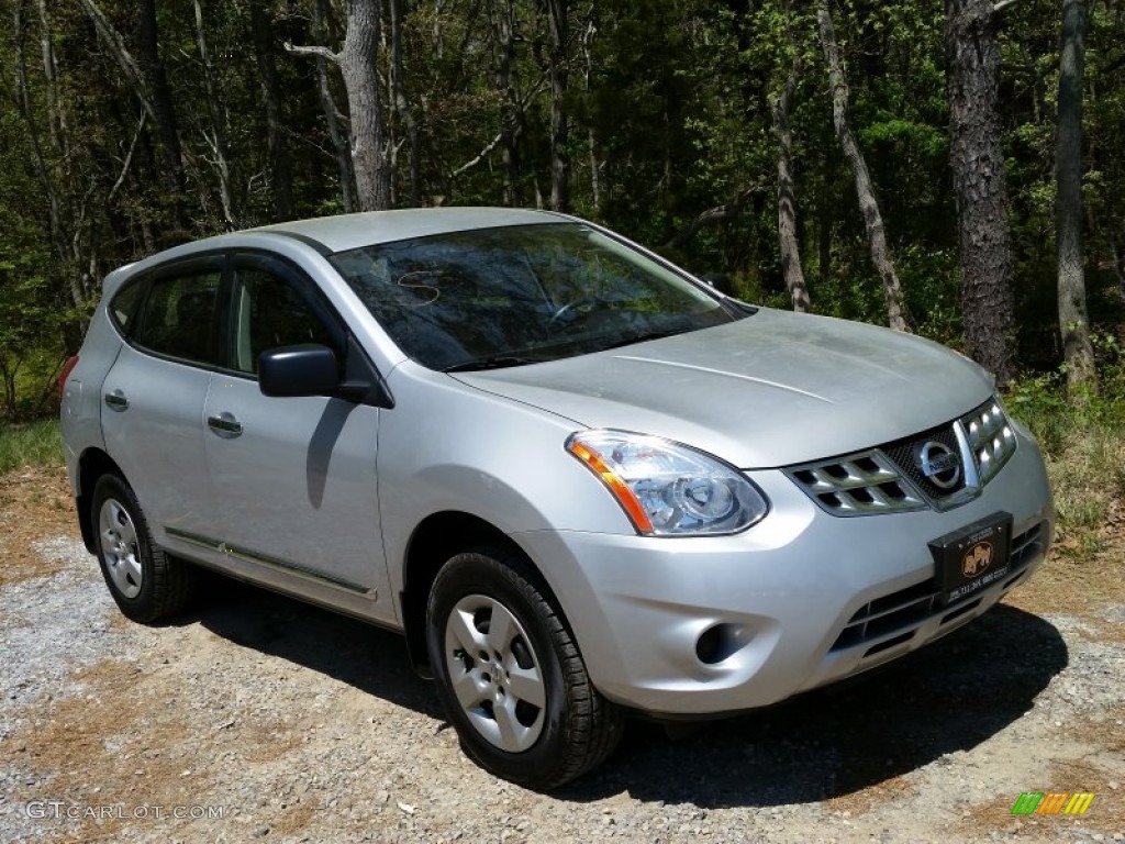 2012 Rogue S AWD - Brilliant Silver / Black photo #3